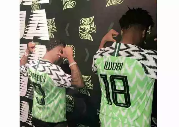 Wizkid Poses With Eagles Star, Alex Iwobi At The Unveiling Of New Super Eagles Jersey In London (Photos)